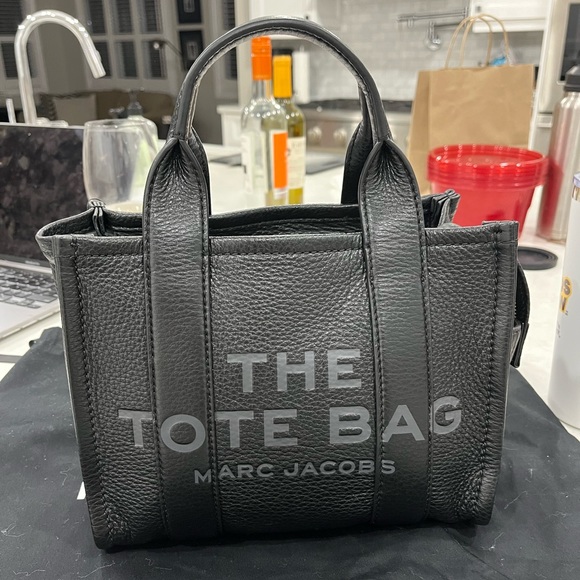 Marc Jacobs Black Leather ‘The Mini Traveler’ Tote Bag - Picture 1 of 9